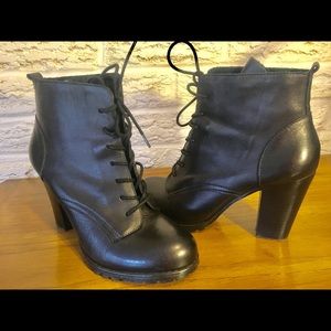 BCBGeneration lady’s boots